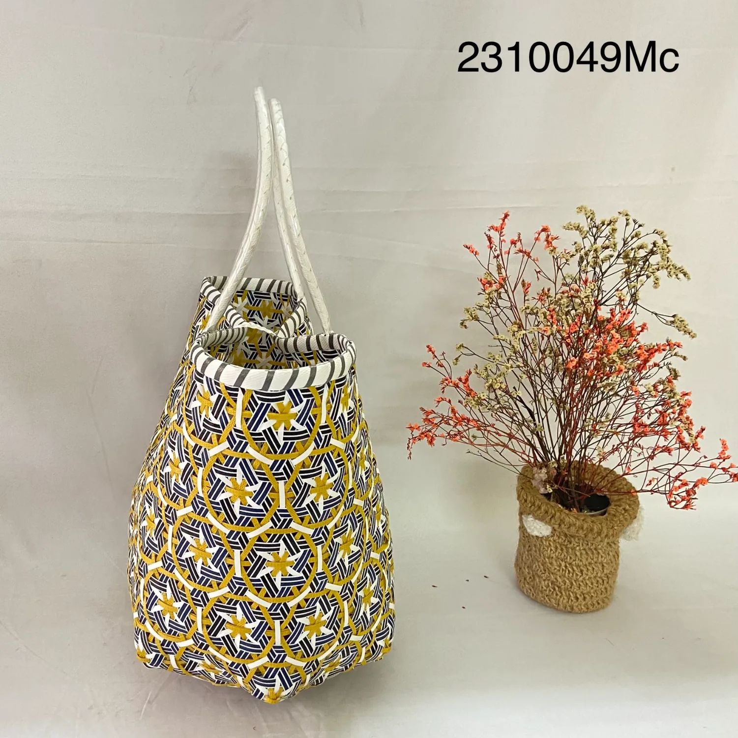 ベトナム製 ハンドメイド カゴバッグ プラかごバッグ 夏ハンドメイド（花デザイン）ベトナム製 2301