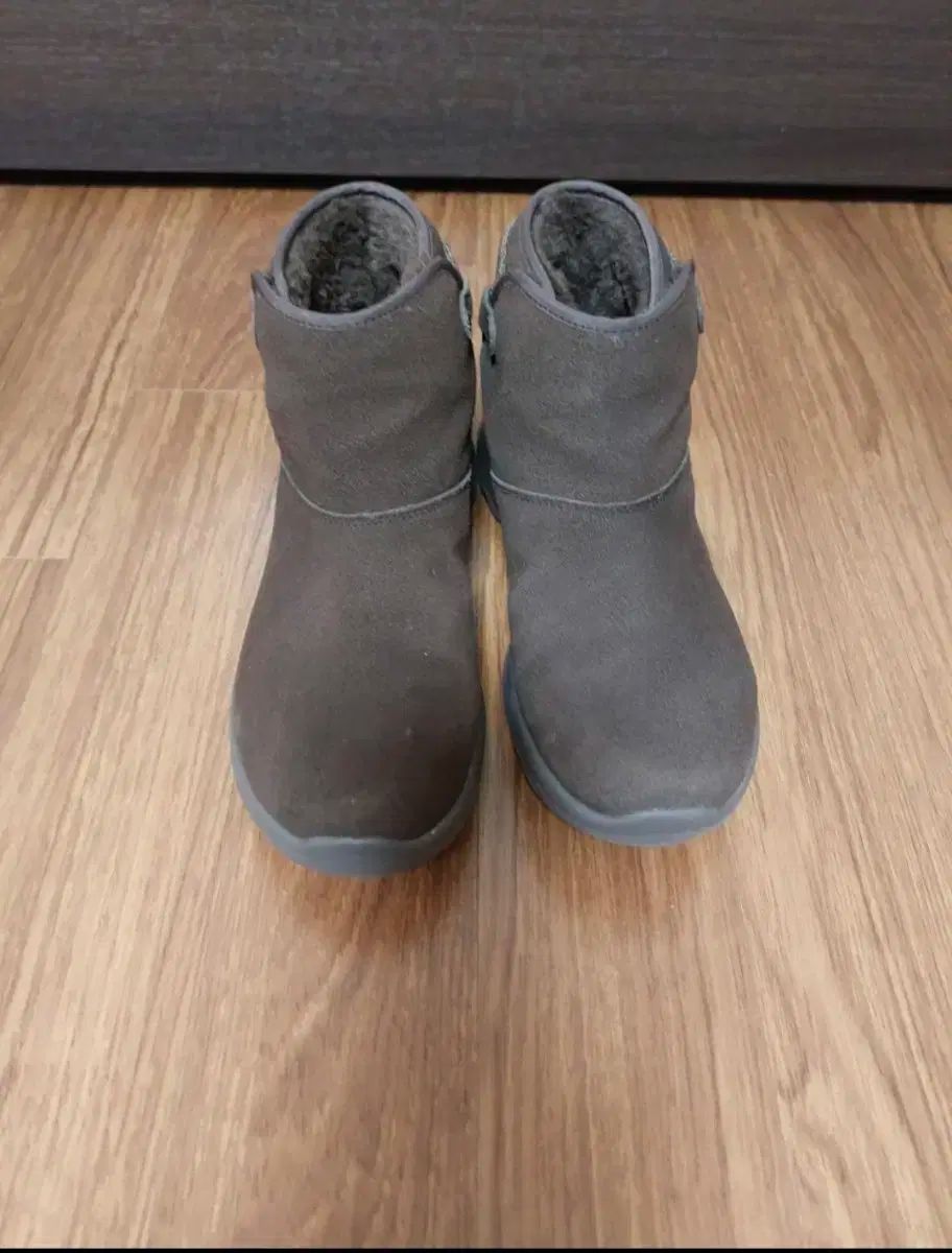 スケッチャーズ ブーツ