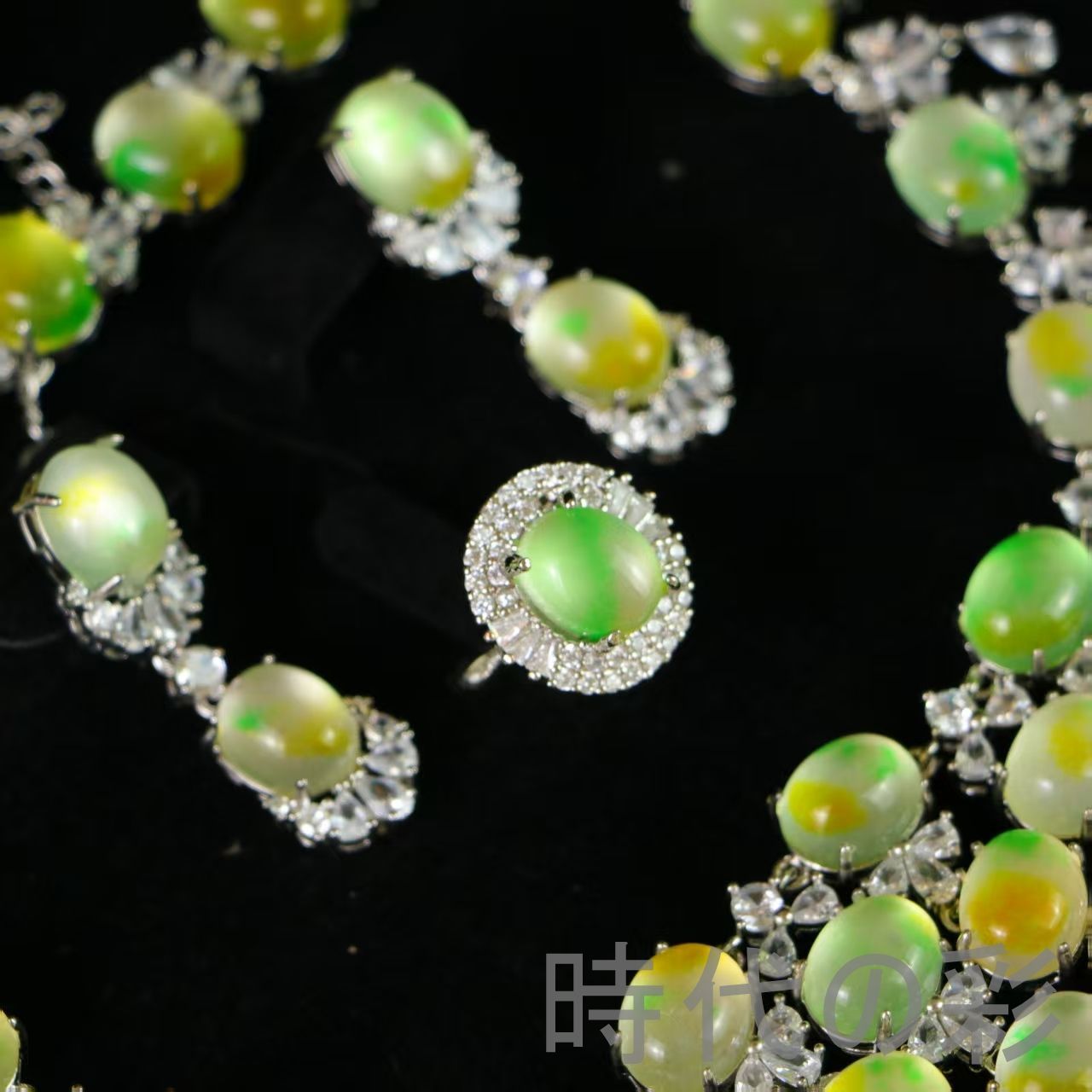 土器 素焼き 古代 出土発掘品 東南アジア 黒い陶器の器 破損あり目立っ