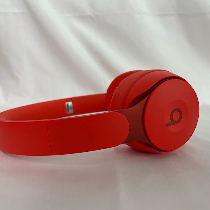 Solo Pro Wireless レッド MRJC2FE/A ビーツ・エレクトロニクス