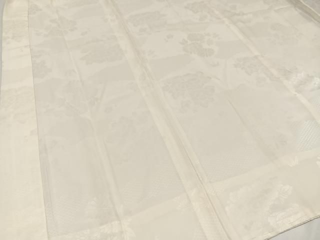 しなやかな縮緬地に華やかに描かれました柄模様が美しいアンティークの正絹長襦袢です しなやかな縮緬地に華やかに描かれました柄模様が美しいアンティーク