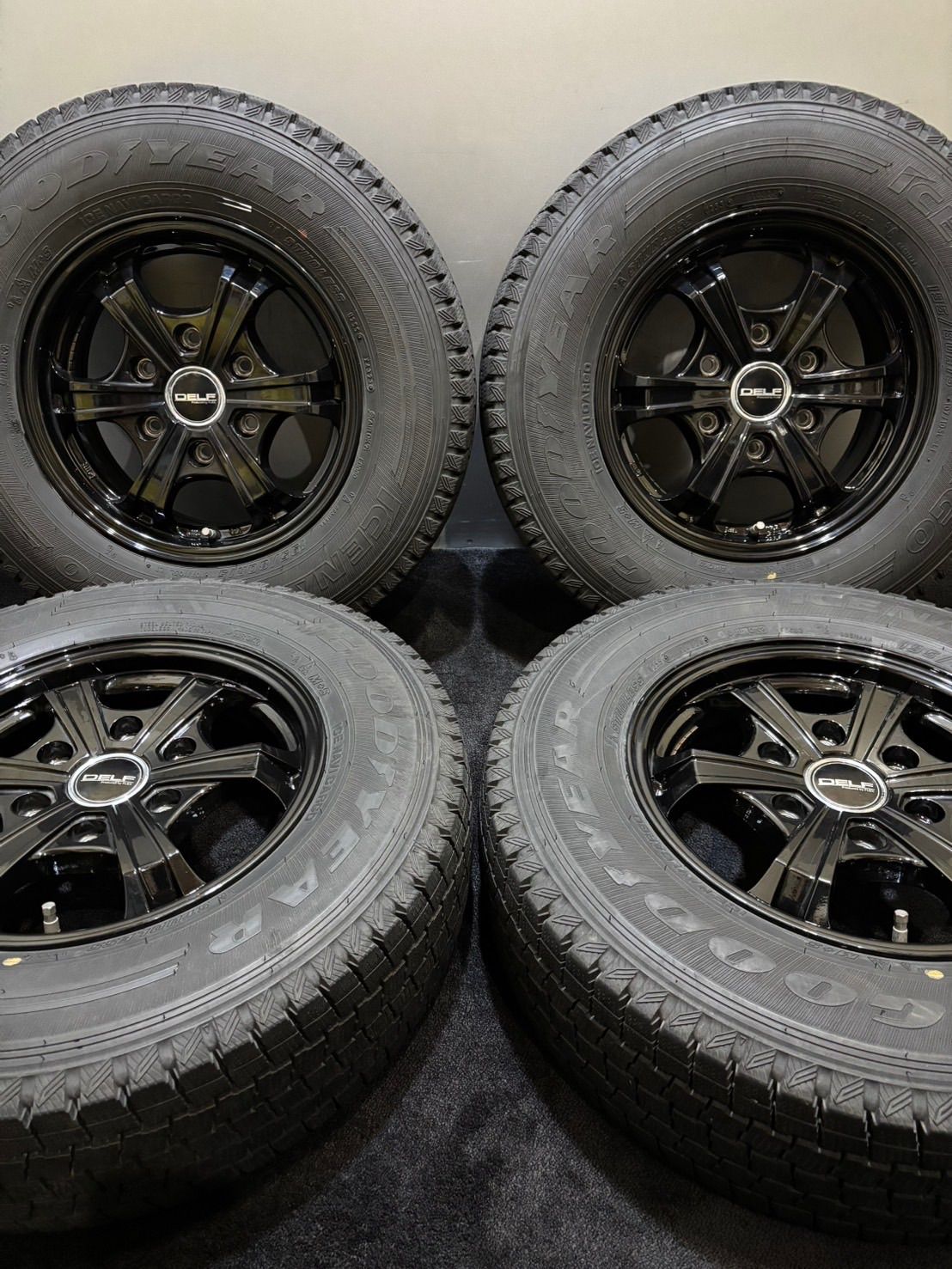 195|80R15 107|105L LT GOODYEAR|ICE NAVI CARGO 23年製 DELF 15インチ 6J 33 139.7 6H スタッドレス 4本 ハイエース 南7-J182