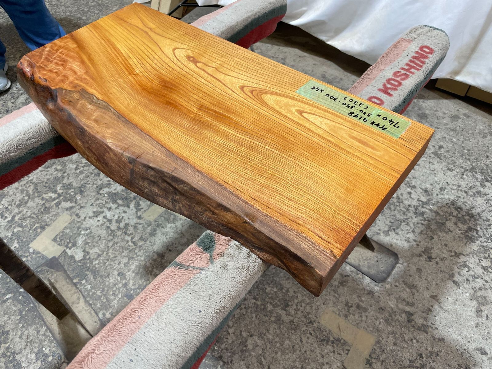 期間限定最終値下げ中】ニトリ古木風天然木パイン カウンターテーブル