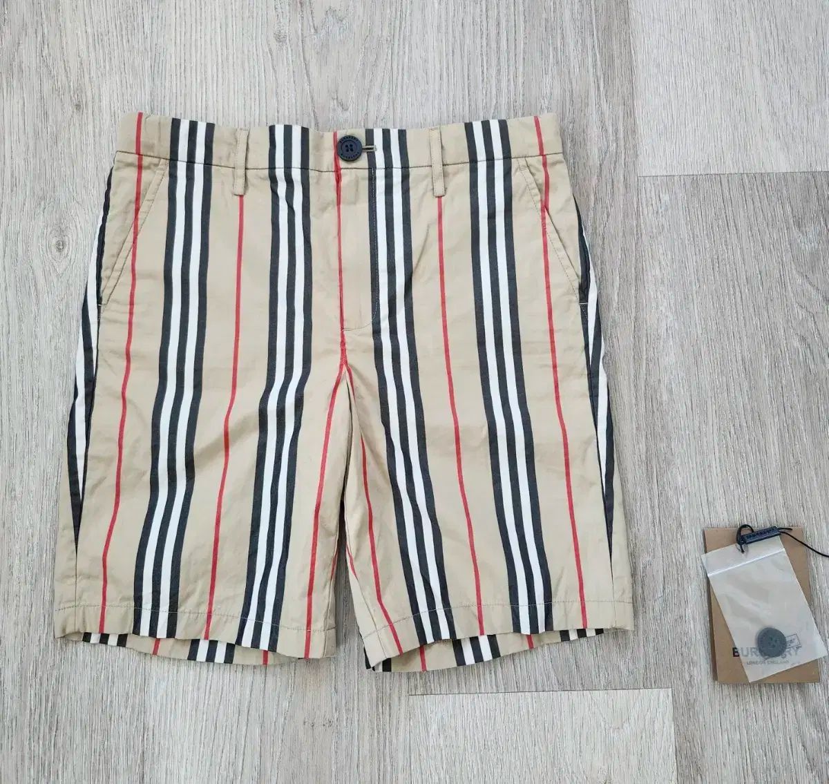 BURBERRY バーバリー キッズ 半ズボン 12y ほぼ