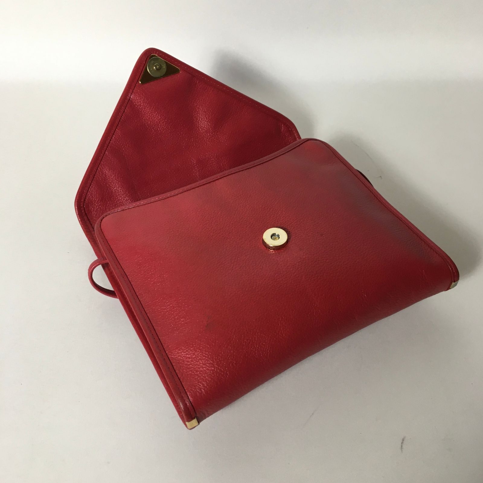 2507-106｜イヴサンローラン ショルダーバッグ レザー レッド ロゴ金具 2507-106｜イヴサンローラン ショルダーバッグ レザー レッド