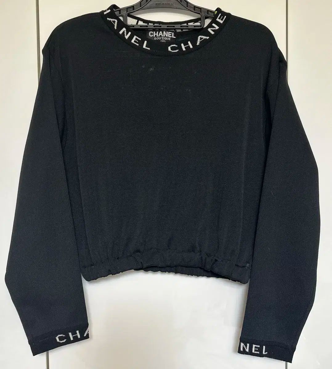 CHANEL(シャネル ) 黒 ロゴ クロップド ニット 長袖Tシャツ