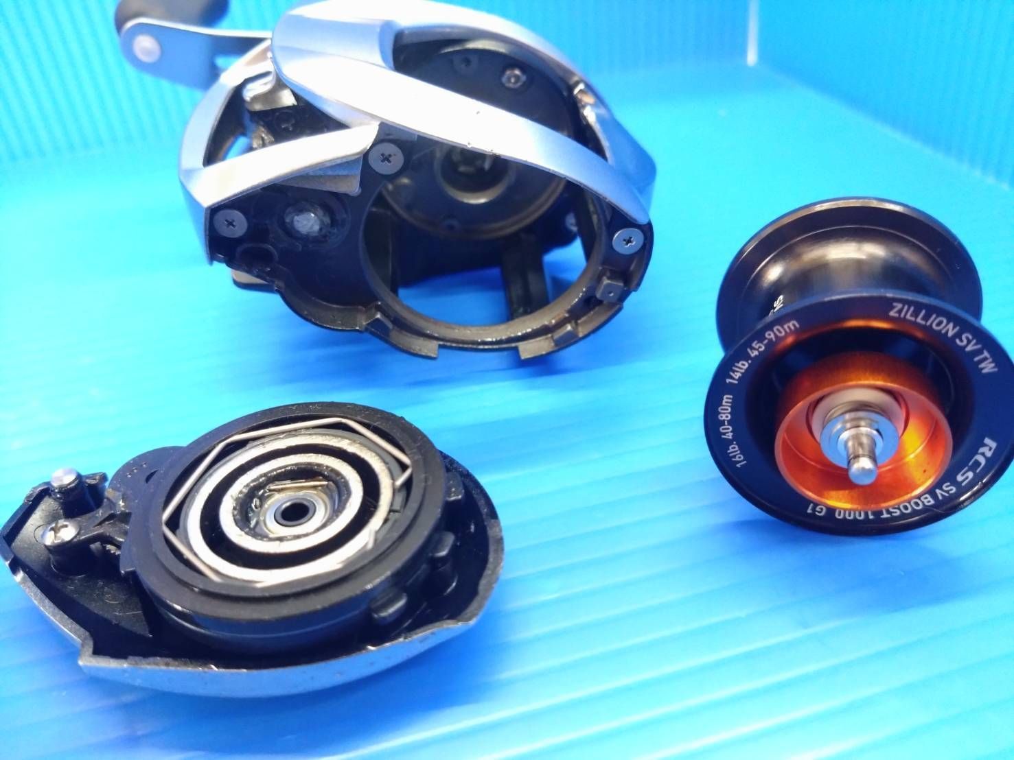 日本製 ダイワ 21ジリオン SV TW 1000 右巻き ベイト (03