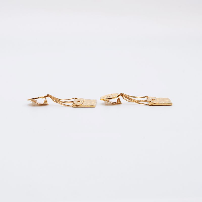 CHANEL シャネル イヤリング 2cc3 マトラッセ バッグ コイン CHANEL シャネル イヤリング 2cc3 マトラッセ バッグ コイン