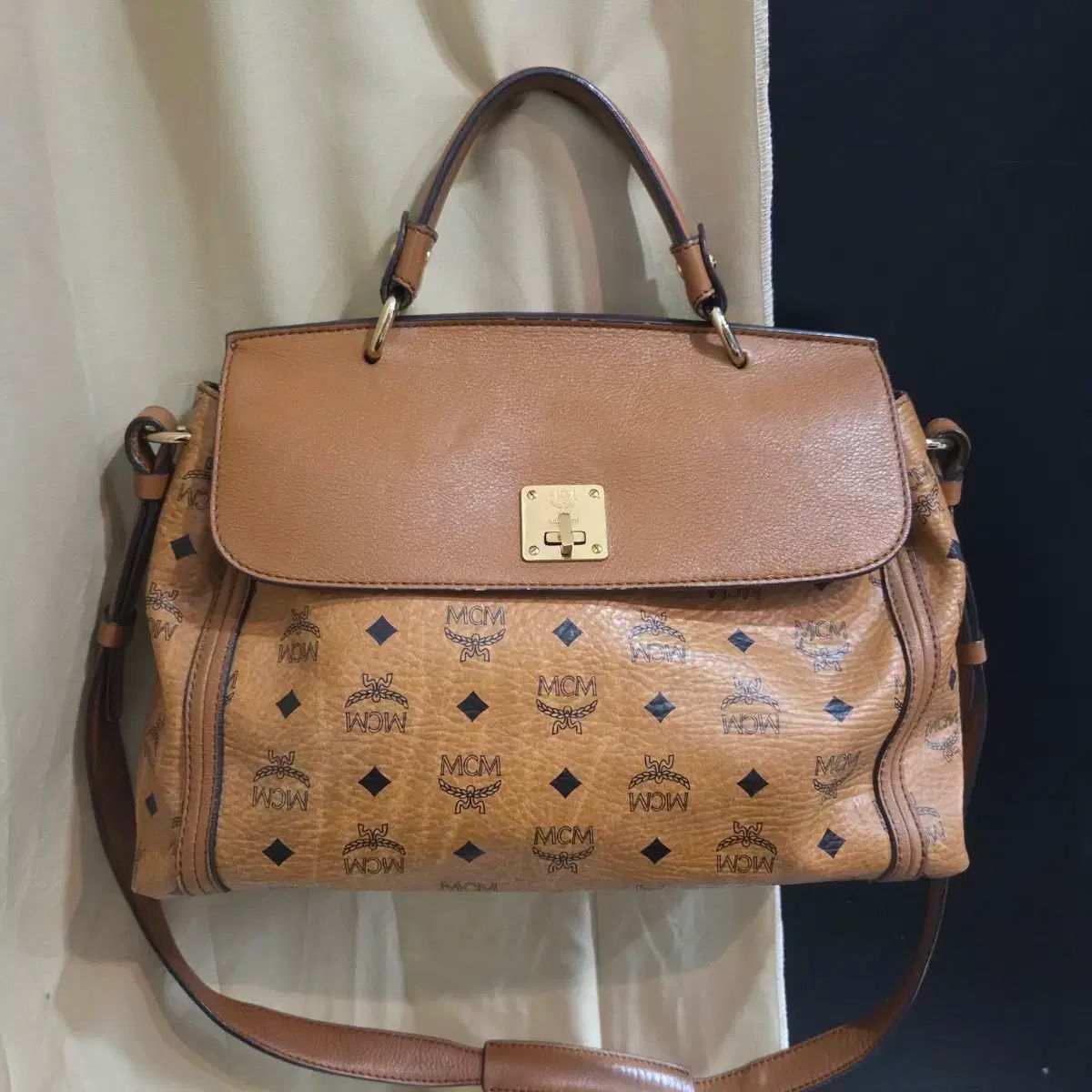 mcm ヴィセトス サッチェルバッグ