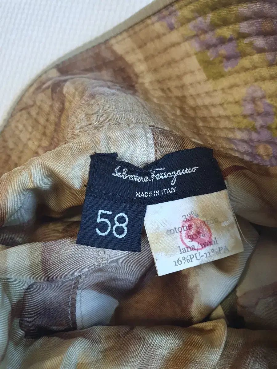 Ferragamo フェラガモ