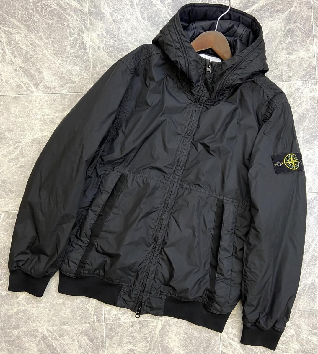 美品 定価14万  STONE ISLAND （ストーンアイランド）ガーメントダイ クリンクル 中綿 ナイロンジャケット ダウン メンズ  Black 791540823 ブラック