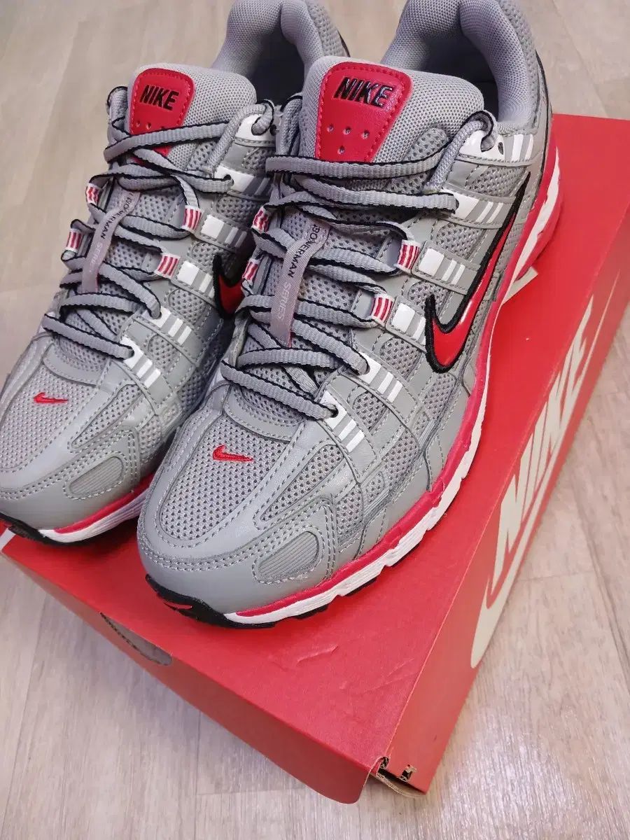 NIKE ナイキ