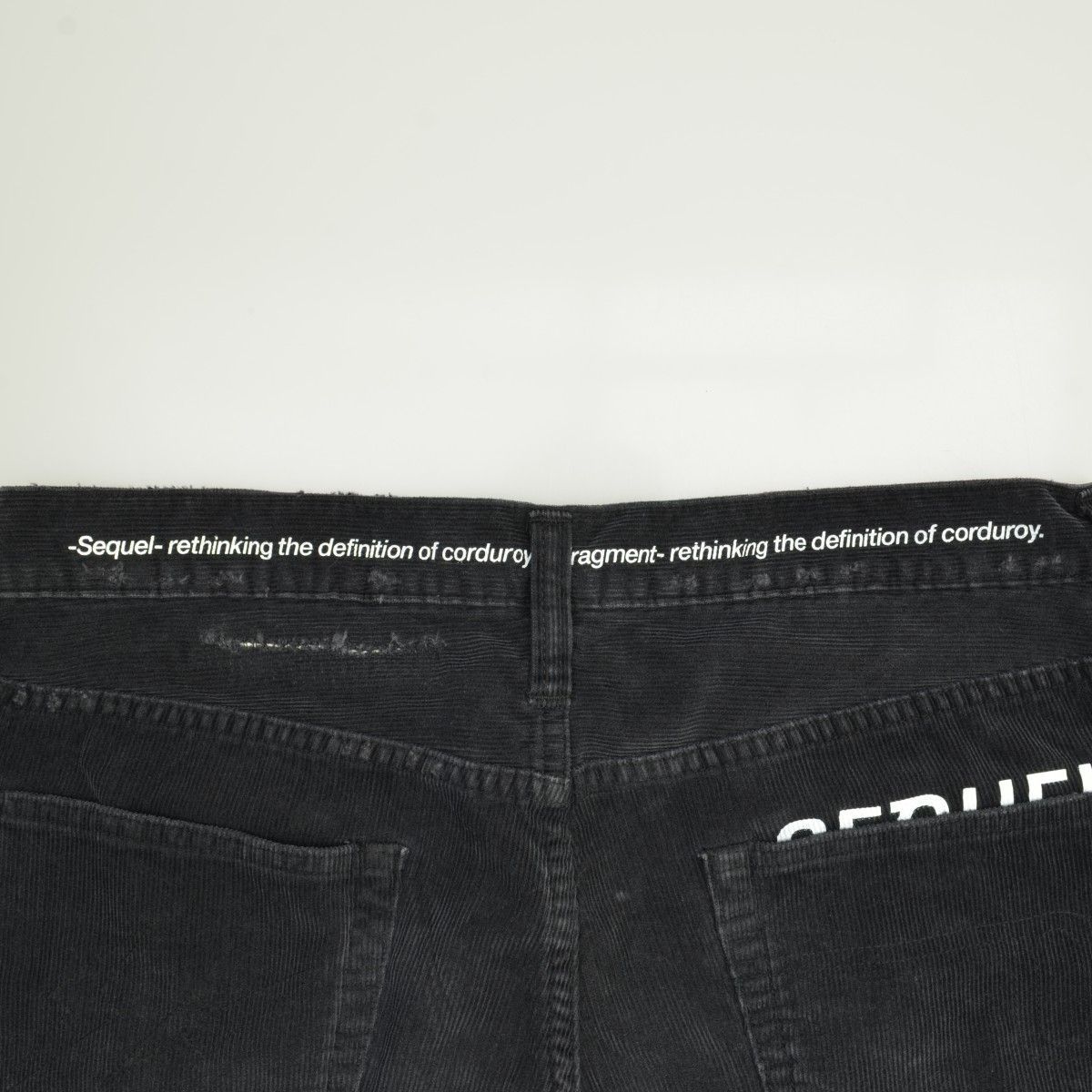 M【SEQUEL × fragment design / シークエル × フラグメント】SQ-22AW-PT-03 DAMAGE CORDUROY  PANTS BLACKコーデュロイパンツ