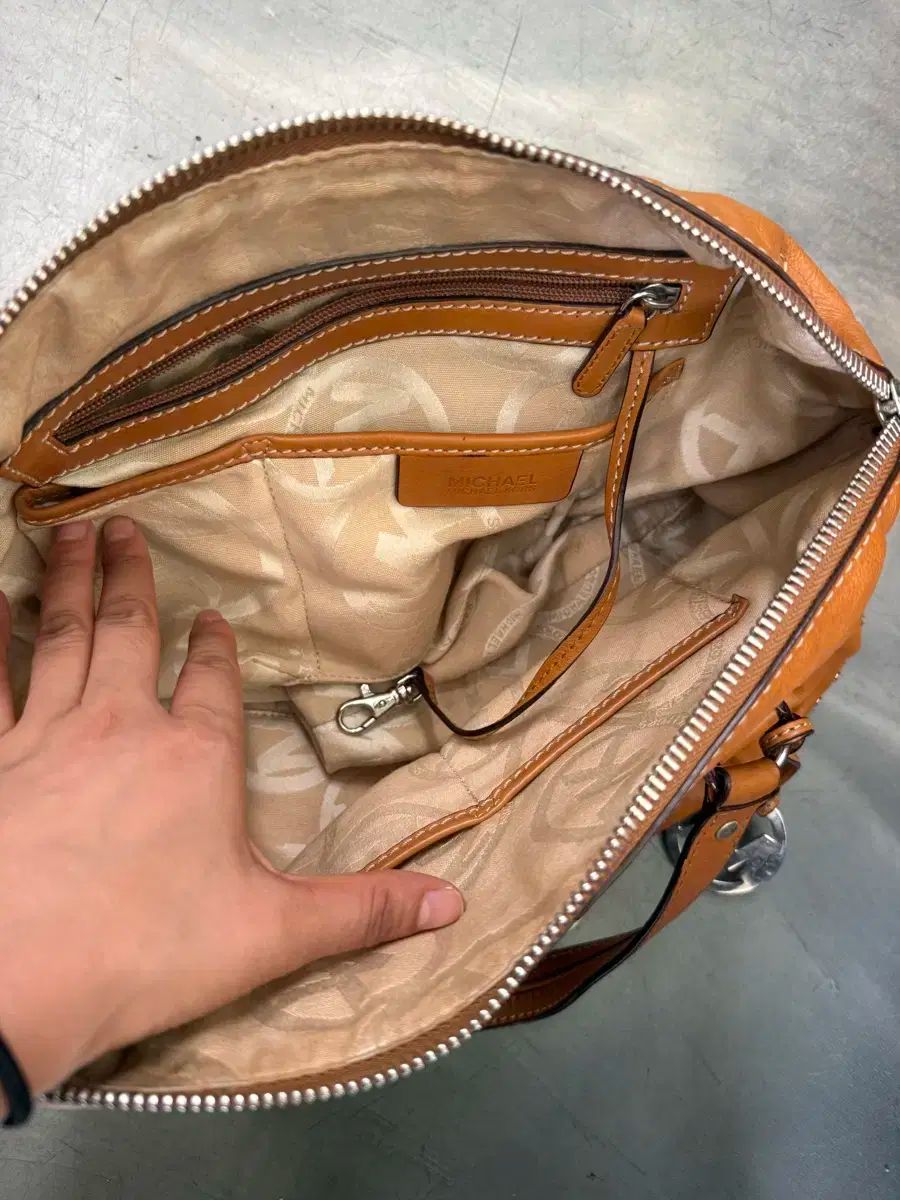 マイケル MICHAEL