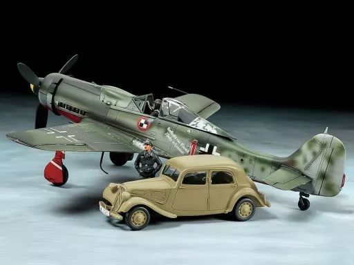 新品】プラモデル 1/48 フォッケウルフ Fw190 D-9 JV44