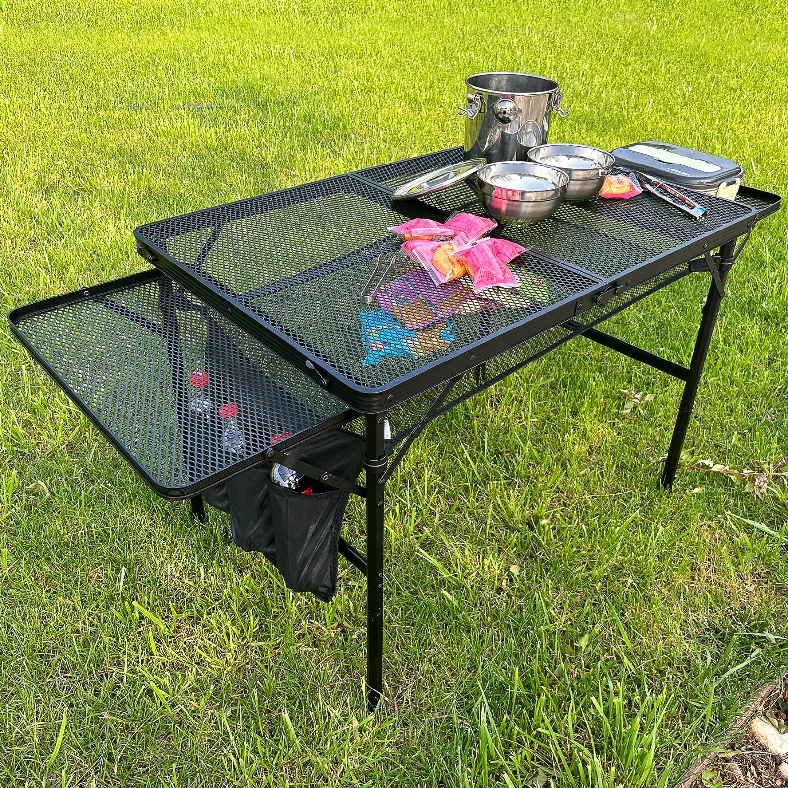 商品 黒 耐荷重45kg 携帯便利 耐熱 超軽量材質 60D 二つ折りテーブル ローテーブル x 大きなスペース 135W メッシュテーブル サイドテーブル付き x 折畳テーブル テーブル 66H キャンプ
