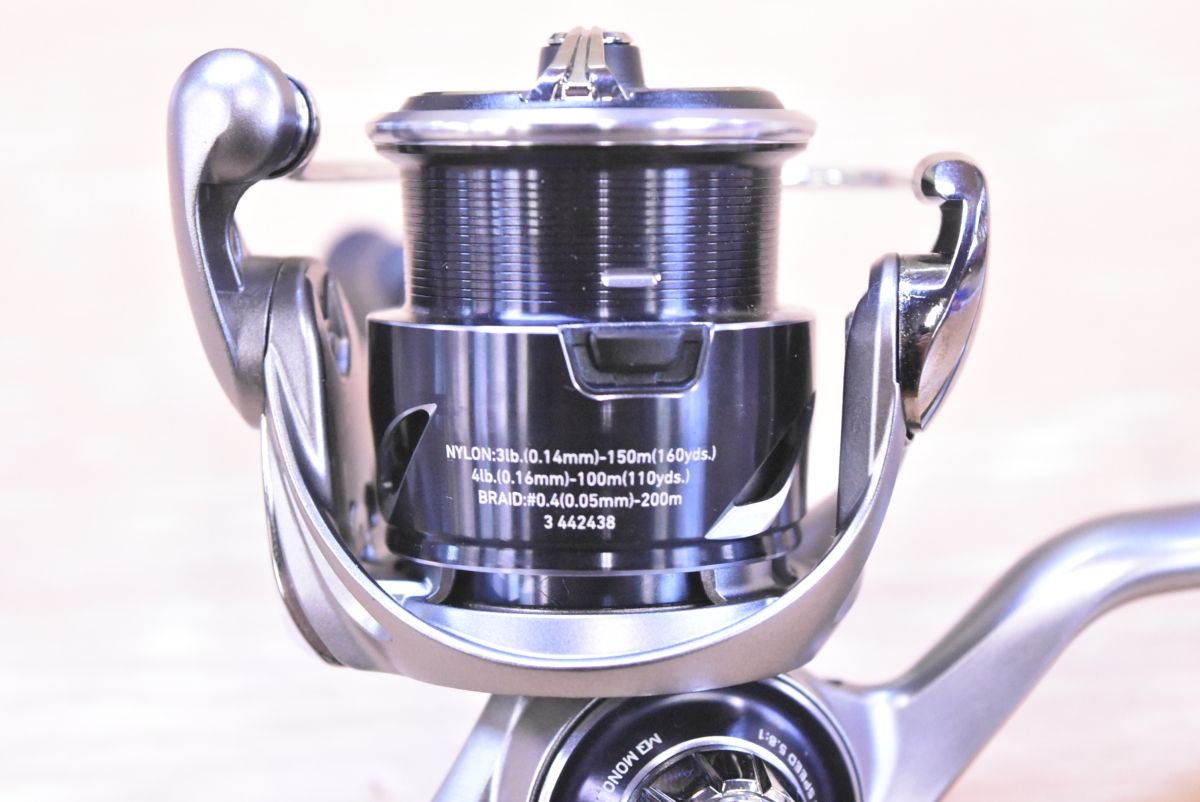 スピニングリール