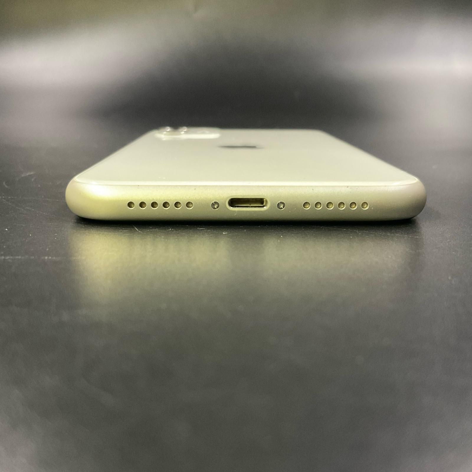 iPhone 11 64GB ホワイト Softbank 白ロム 動作確認済 75%【全額返金