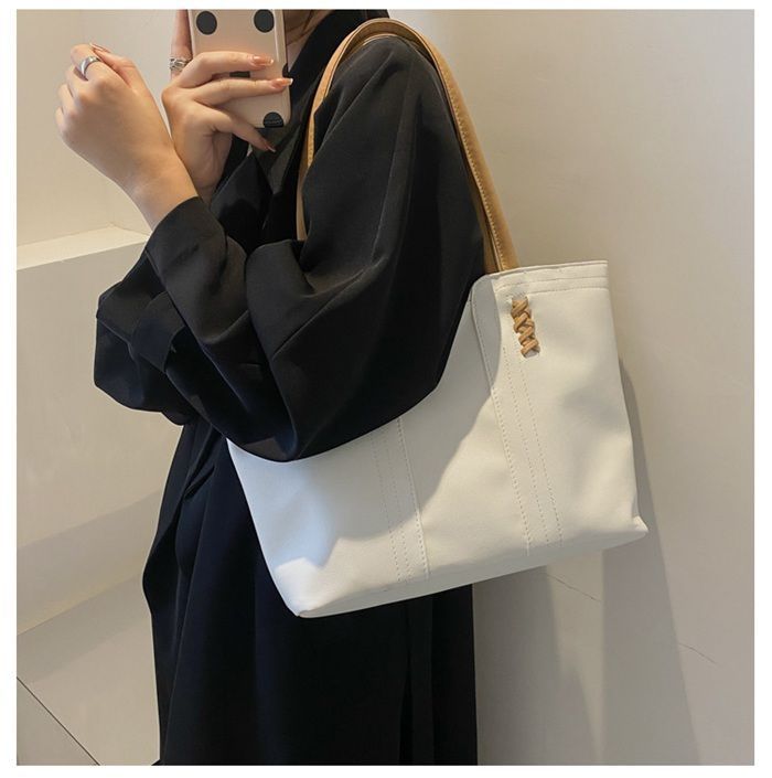 美品　バドミントン　ヨネックス　ユニフォーム　紺ピンク 8442783_m.jpg