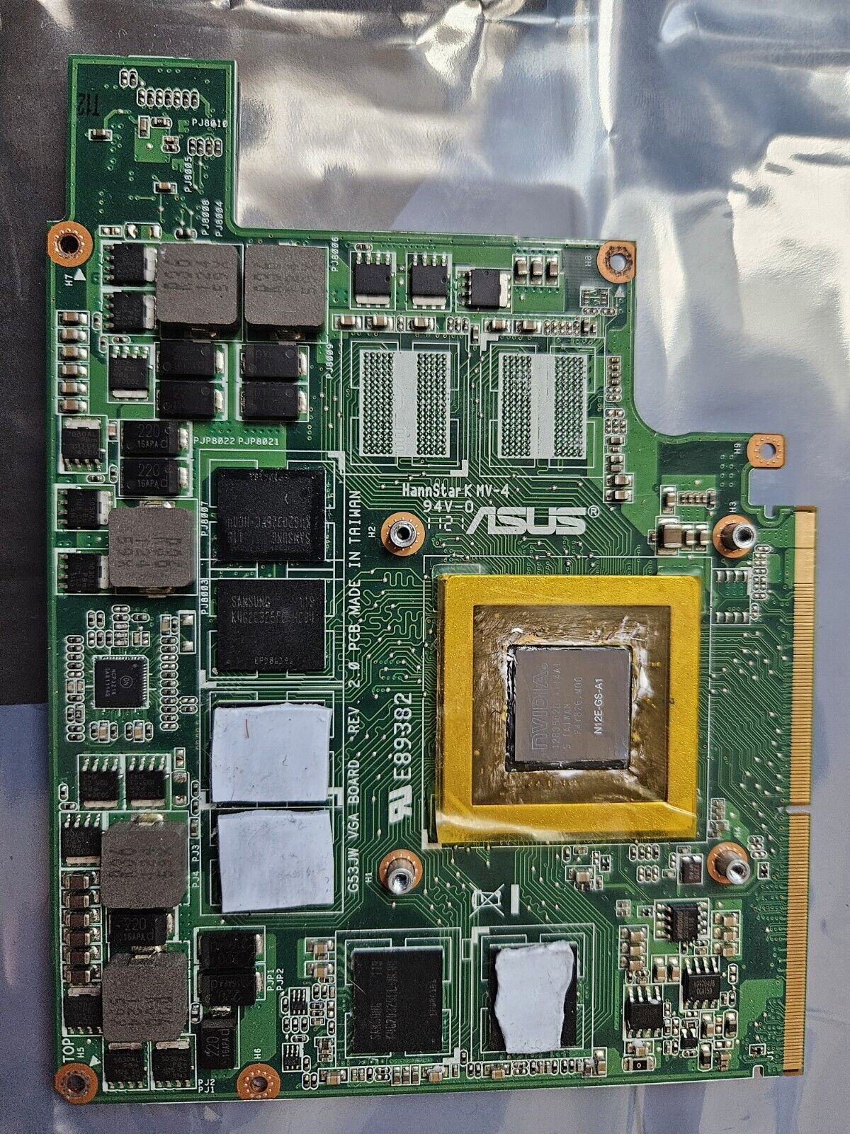 ASUS VGA ビデオ カード GTX560M の出荷元は A