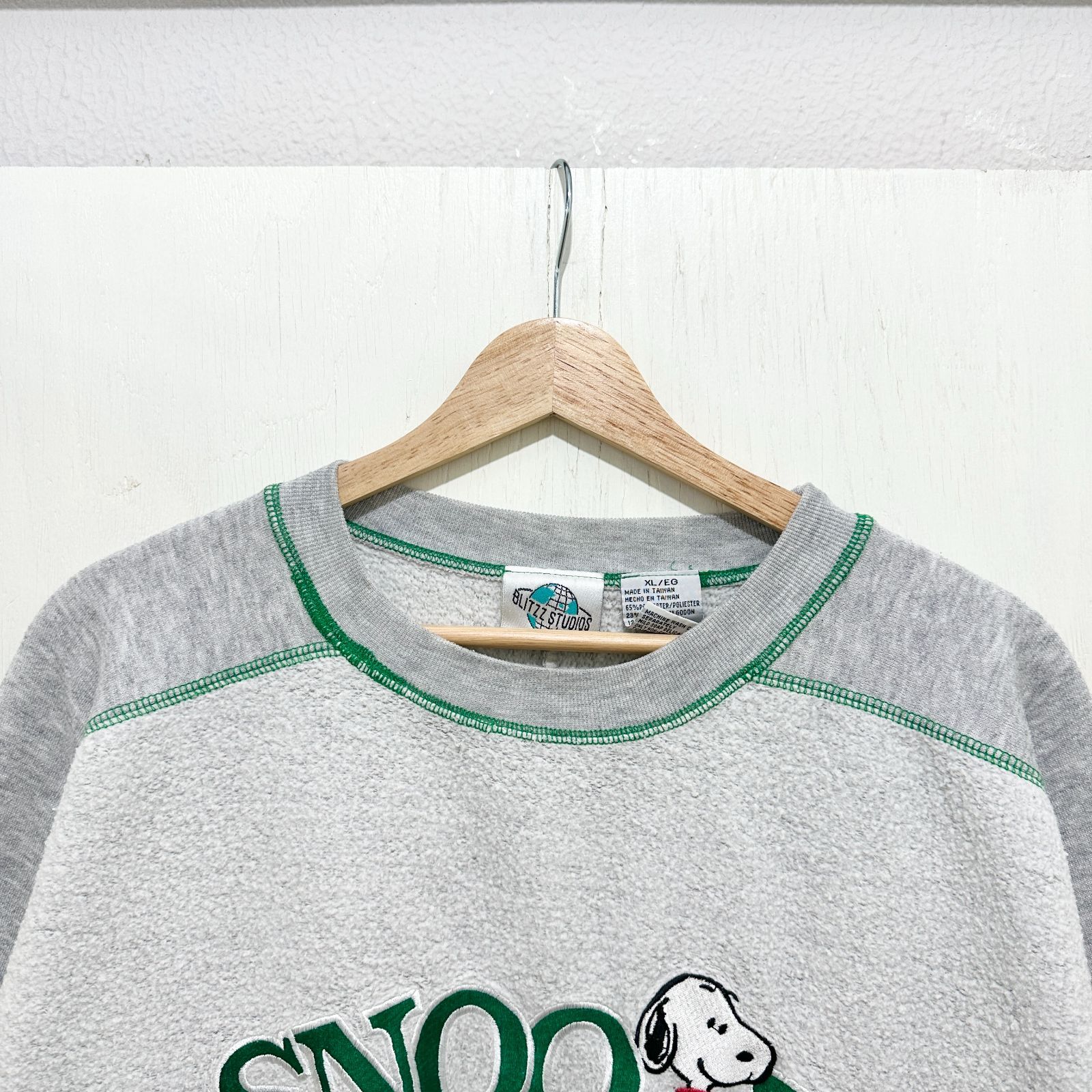 90s SNOOPY スヌーピー 刺繍スウェット ヴィンテージ オーバーサイズ ビッグシルエット ゆるダボ キャラクタースウェット XL グレー 灰色 古着 ユーズド