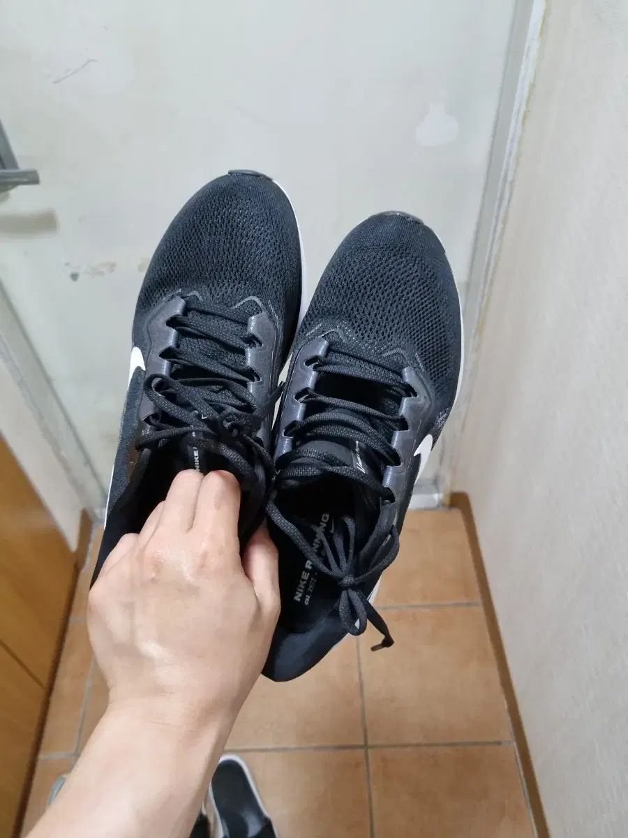 ランニングシューズ 270
