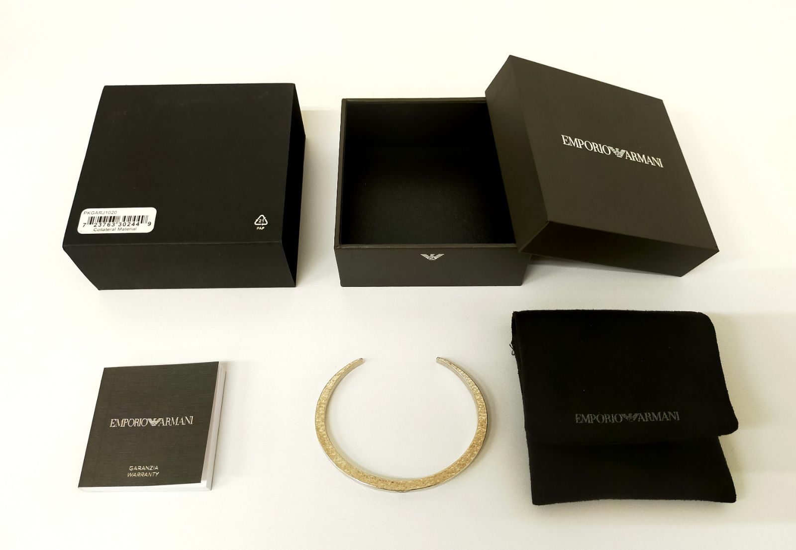 82. EMPORIO ARMANI イーグルロゴ カフブレスレット バングル 82. EMPORIO ARMANI イーグルロゴ カフブレスレット バングル