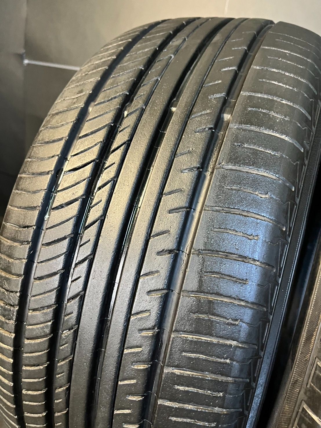 【新作到着!!】 2020年製 約8.8分山 ヨコハマ YOKOHAMA アドバン ADVANdB V552 235 50R17 2本 h_329