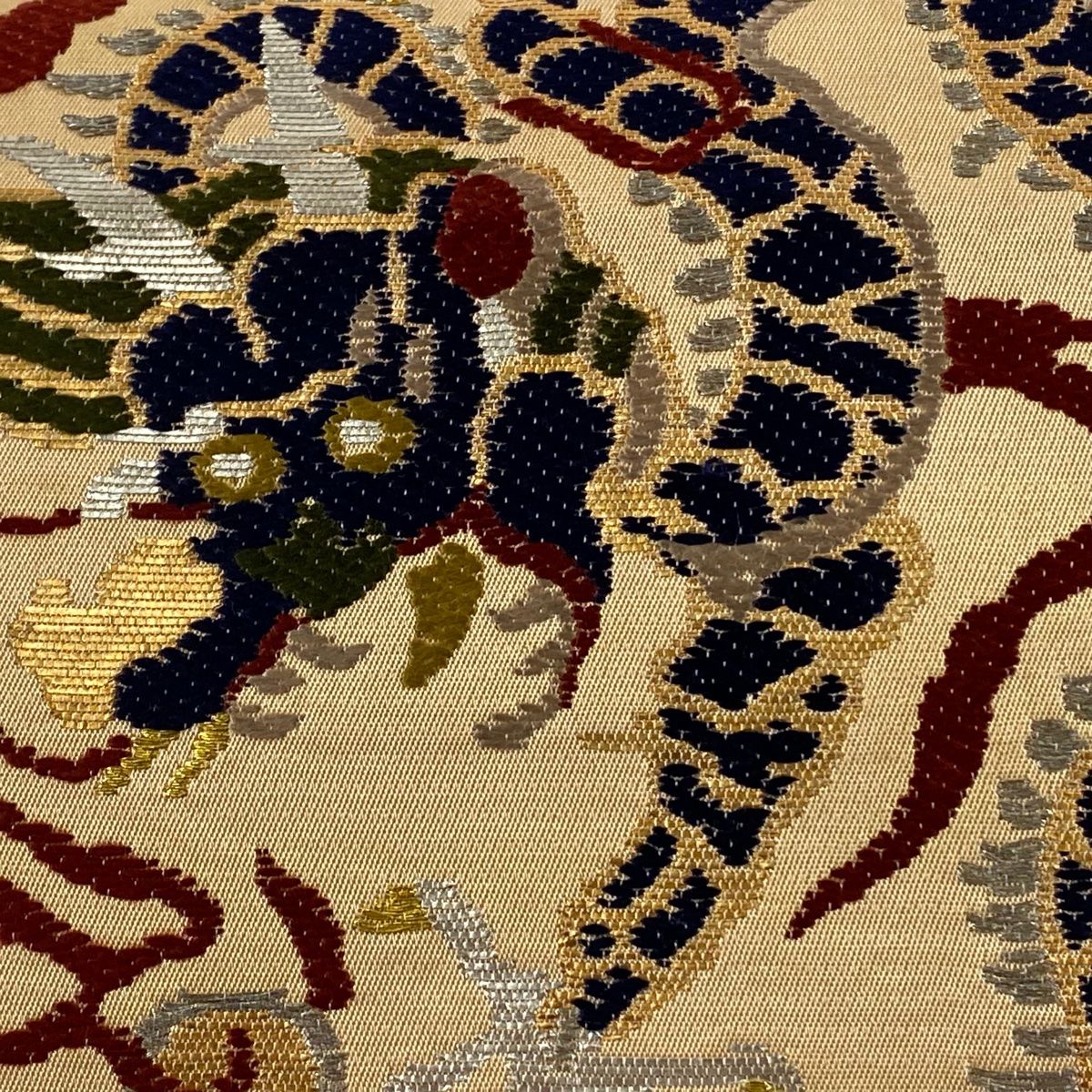 袋帯 逸品 龍村平蔵 落款 包み込む 龍 箔 ベージュ お太鼓柄 袋帯 逸品 龍村平蔵 落款 包み込む 龍 箔 ベージュ お太鼓柄