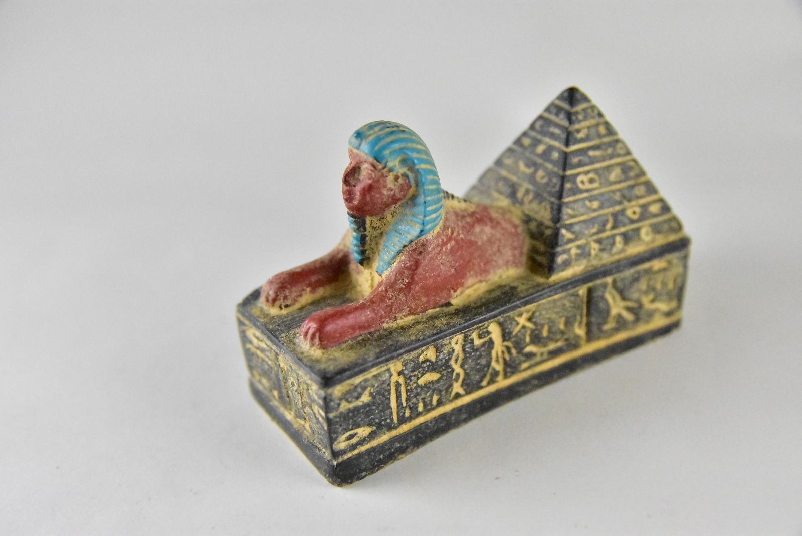 エジプト手彫り置物 古代エジプト スフィンクスとピラミッド 石像 置物 手彫り