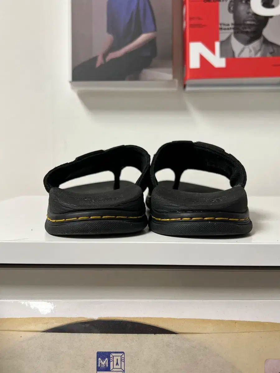 DR. MARTENS(ドクターマーチン) Athens Thong ビーチサンダル