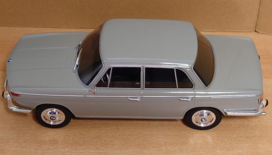 1/18 BMW 2000 グレー 1966 MCG製 ダイキャスト製ミニカー 1/18 BMW 2000 グレー 1966 MCG製 ダイキャスト製ミニカー - メルカリ