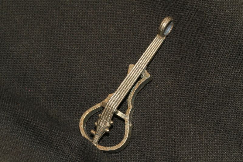 最安値挑戦 5弦バイオリン コバルト製アクセサリー | artfive.co.jp