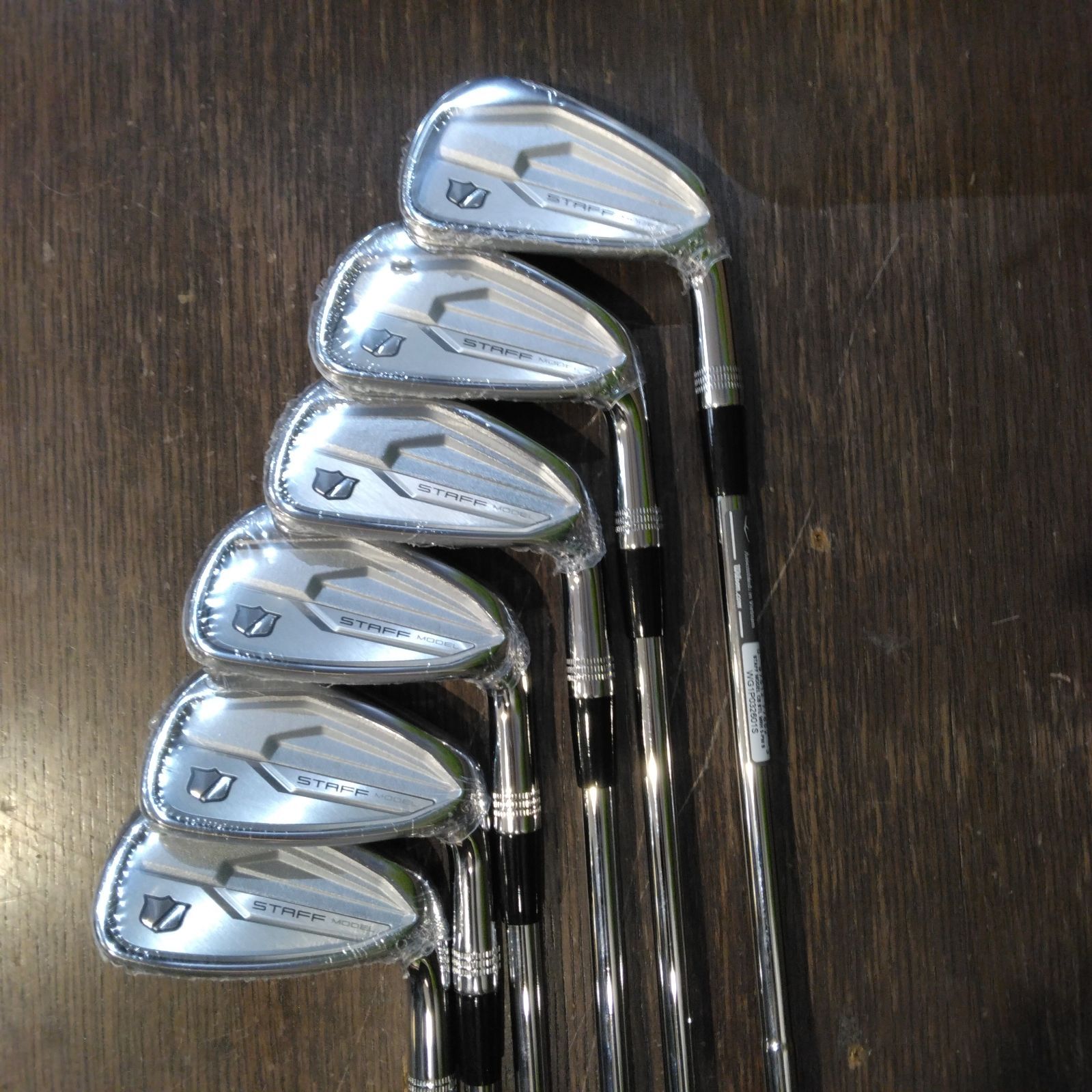【新品未使用品】ウイルソンスタッフ Wilson Staff Model CB Irons アイアン 6本セット(5-PW) メンズ 右用 DYNAMIC GOLD MID 115 2024年モデル USA直輸入品(大崎店)