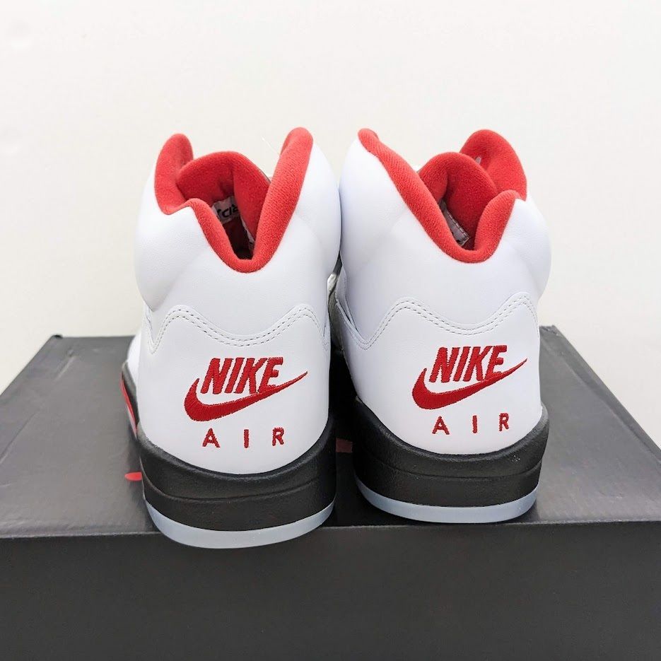 未使用品 NIKE AIR JORDAN 5 RETRO DA1911-102 WHITE FIRE RED