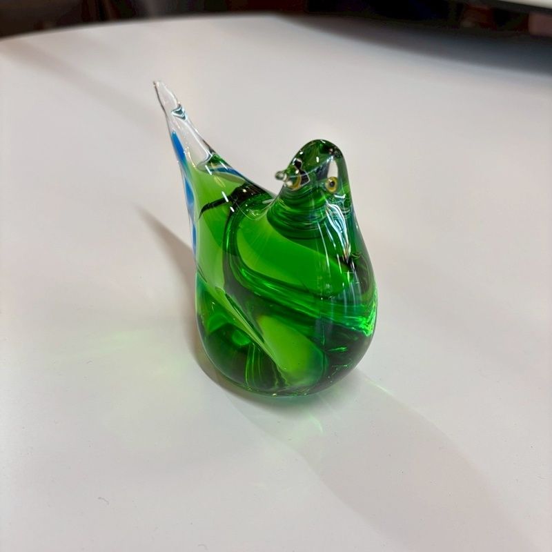 緑色ガラス製鳥型オブジェ 951/1000 スウェーデンで見つけたガラスの小鳥オブジェ（グリーン