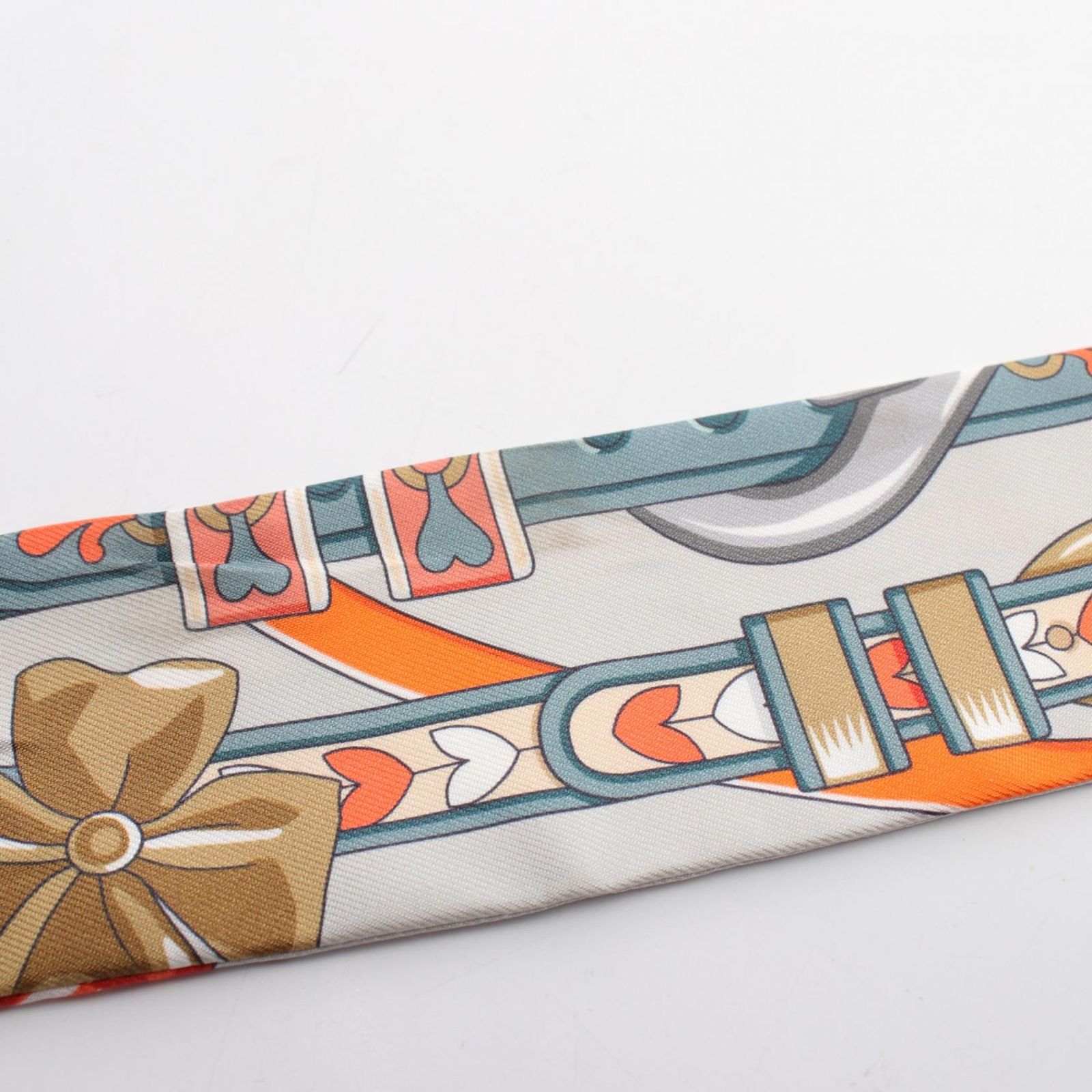 【garden5様】エルメス　ツイリー　スカーフHARNAIS DE COEUR Harnais de Coeur scarf 45 - Beige | Hermès Mainland China