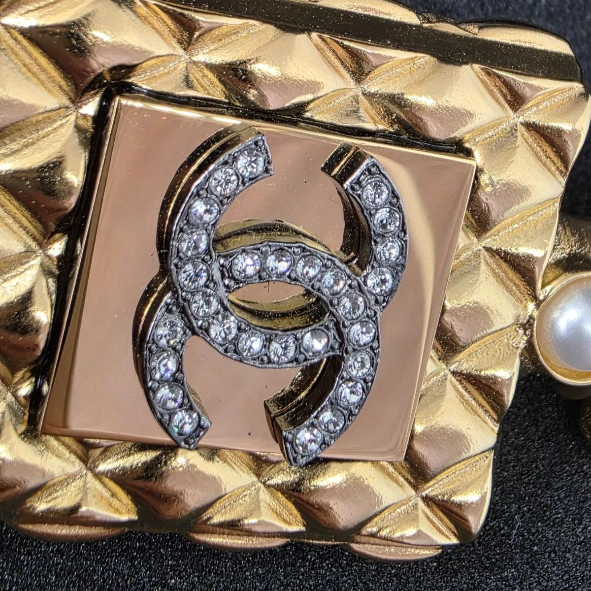 CHANEL シャネル ブローチ 25SS パフューム 香水瓶モチーフ 楽天市場】シャネル ブローチ 香水瓶 ココマーク ゴールド