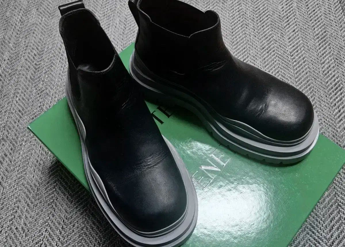 BOTTEGA VENETA ボッテガヴェネタ ボッテガヴェネタ タイヤブーツ 43