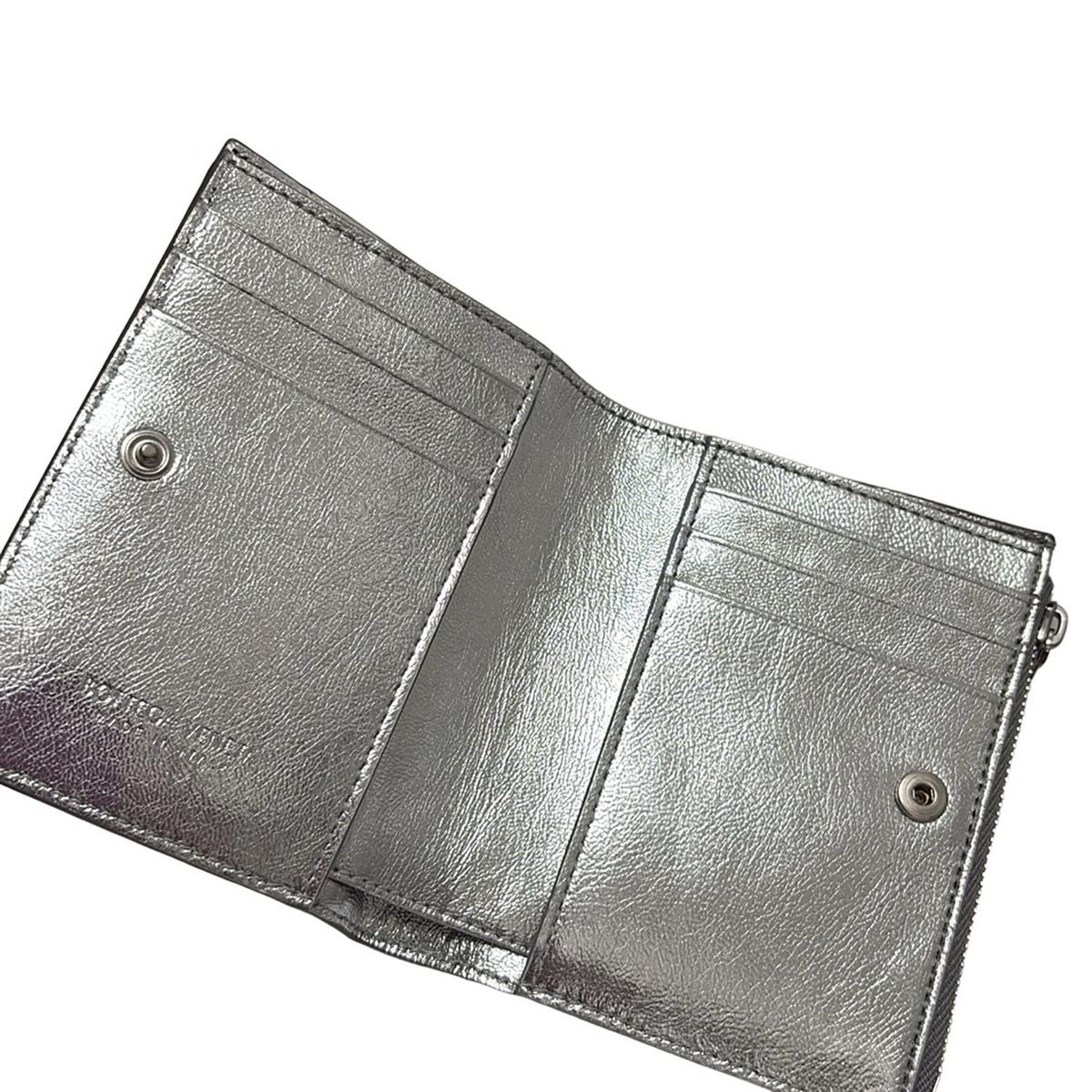 ボッテガ・ヴェネタ イントレチャートシルバー二つ折り財布 25SS BOTTEGA VENETA(ボッテガヴェネタ) 2つ折り財布美品 イントレ