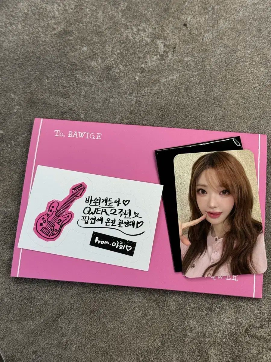 マゼンタ フォトカード Qwer ポップアップ 2週目 トレカ