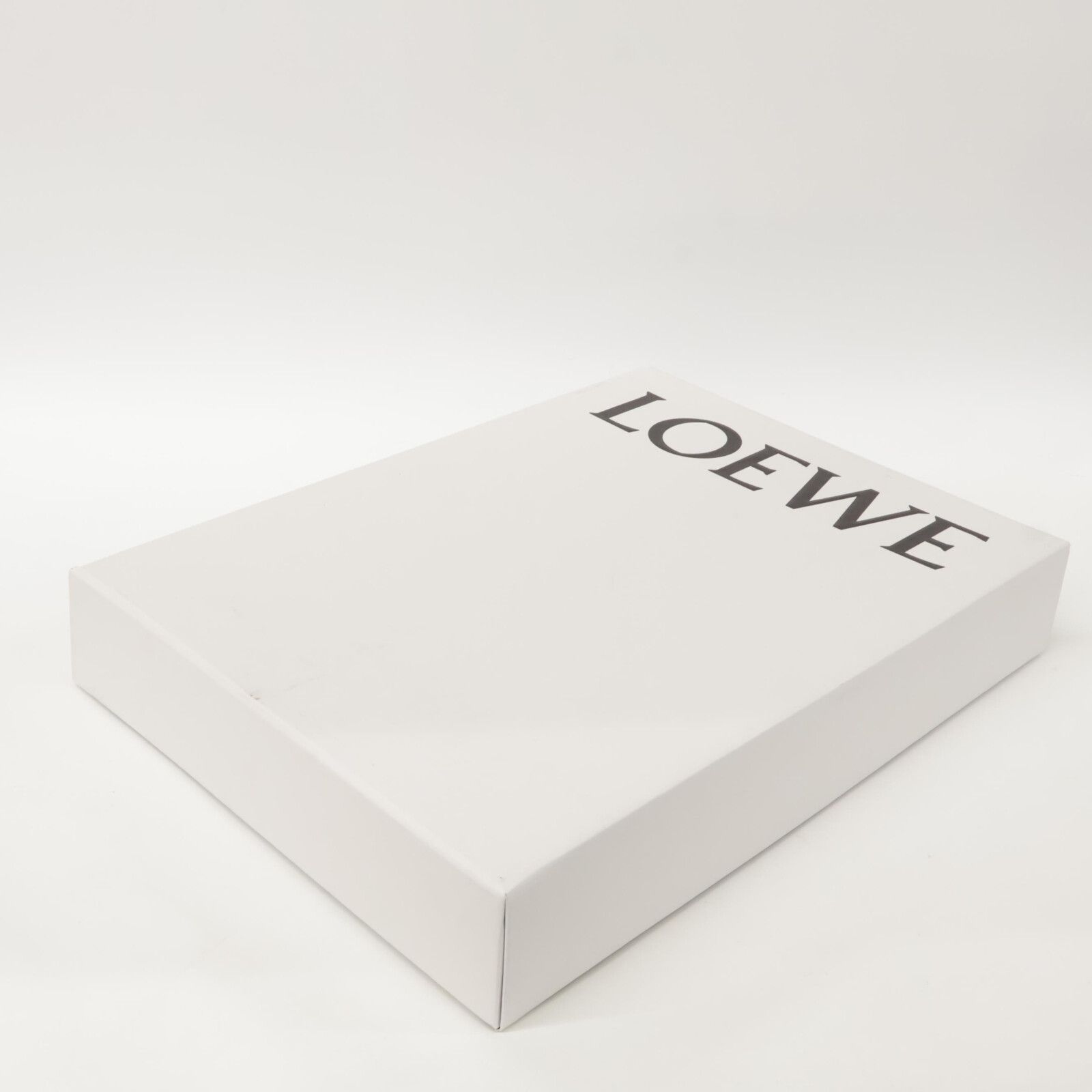 ロエベ ﾈｲﾋﾞｰ