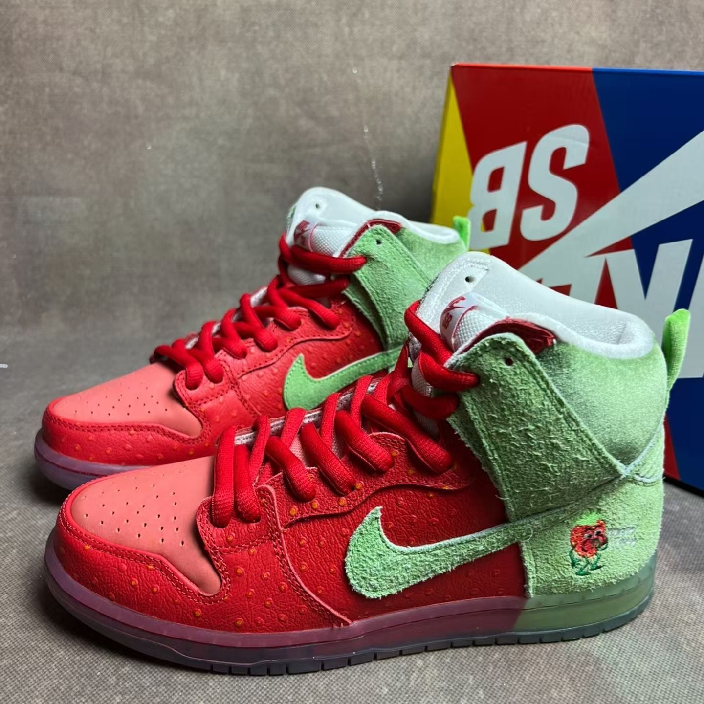 ナイキNike SB Dunk High 