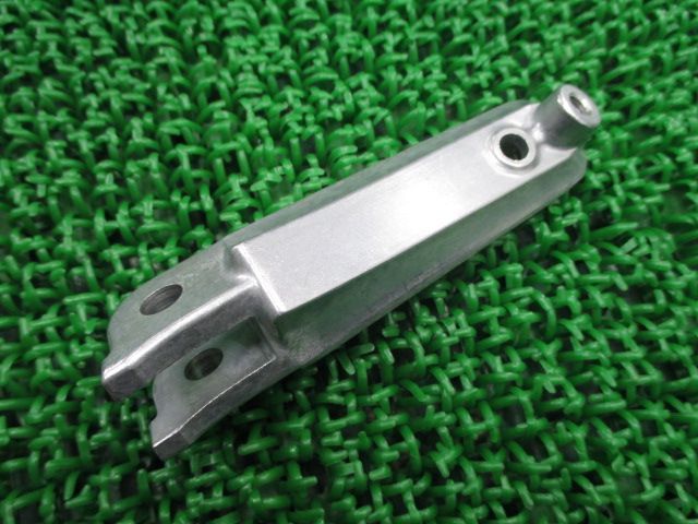 CB400SF メインステップペグ 右 50635-MBW-000 在庫有 即納 ホンダ 純正 新品 バイク 部品 車検 Genuine バイク部品のティーエスパーツ メルカリ ホンダ HONDA アーム,R.メインステツプCB400 Super Four 純正 Genuine Parts 50635-MBW-0