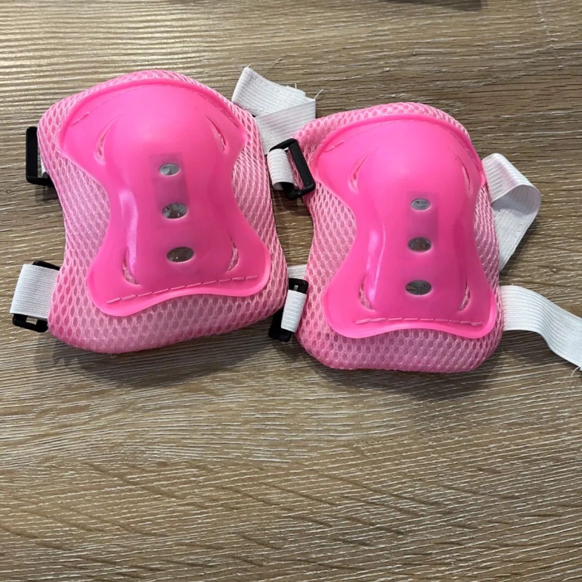 ? 手 肘 膝 を しっかり ガード 子供 用 プロテクター 防護 パッド で 