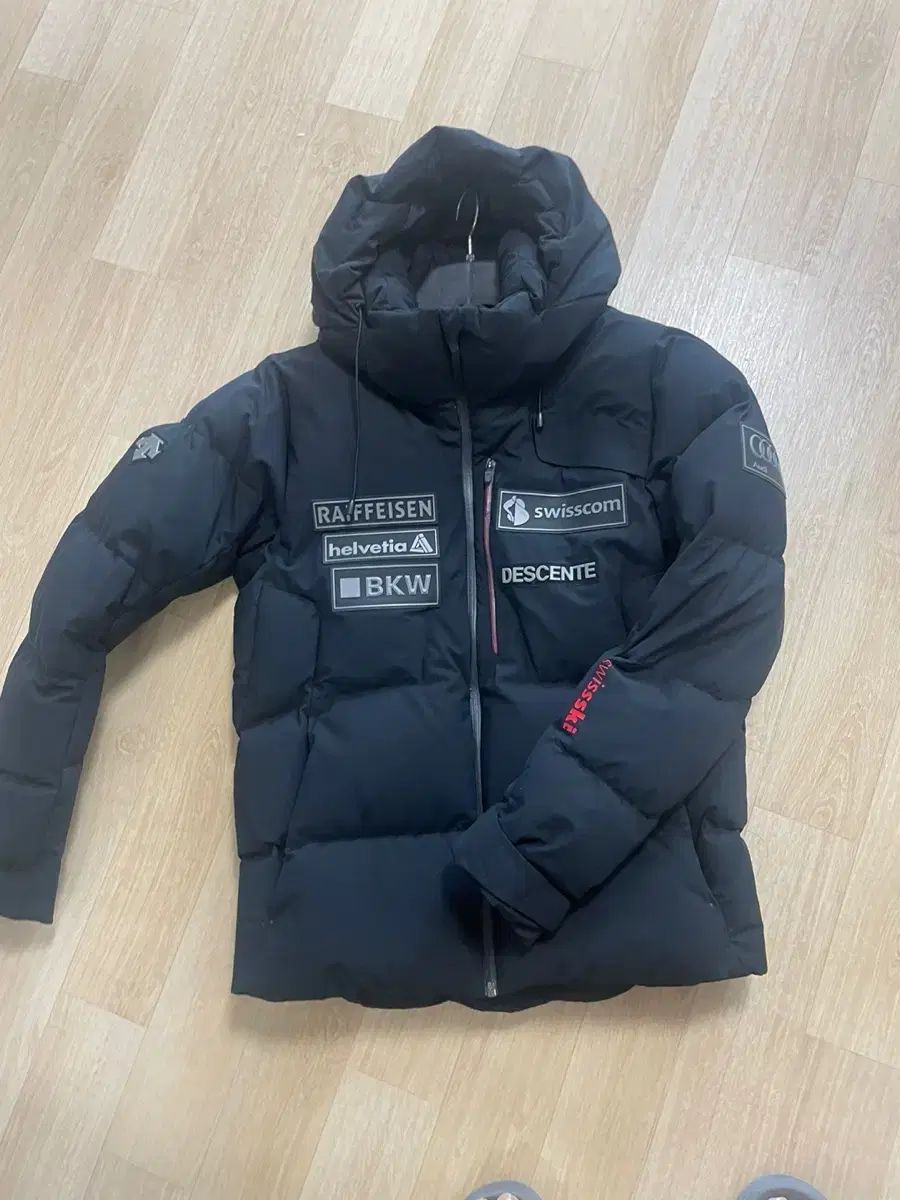 デサント スイス スキー ダウン ブラック