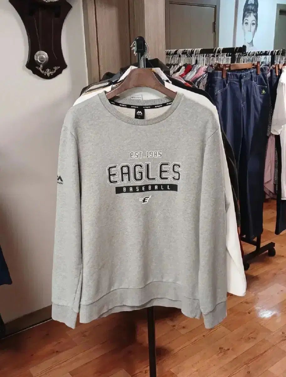 メンズ Majestic マジェスティック Hanwhae Eagles ハンファ イーグルス トレーナー 105