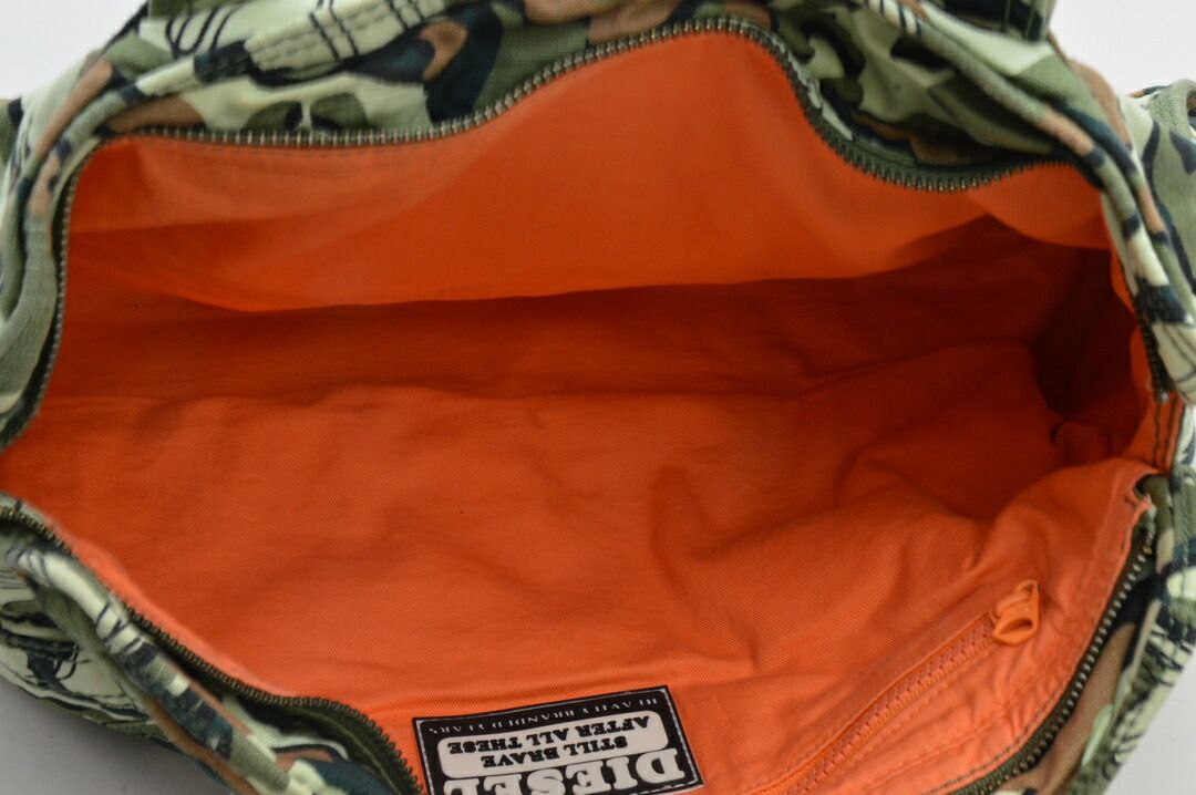 グリーン 缶バッチ付き