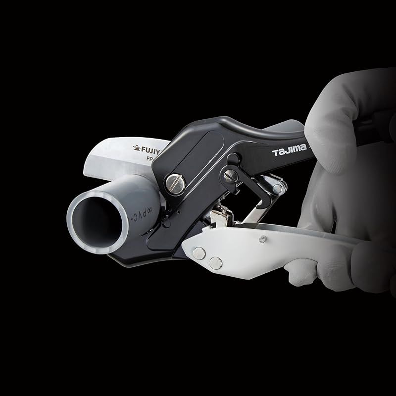  彡タジマ セフシステム セフ塩ビ管カッター SFDK-EKC フジ矢コラボ セフフック付で腰周りに装着 水道工事などの塩ビパイプ切断に 切り口がシャープな高精度加工の刃を採用 塩ビパイプなど外径42 mmまでの切断が 軽量コンパクト設計 安全ロープ 1 パイプカッター カッター