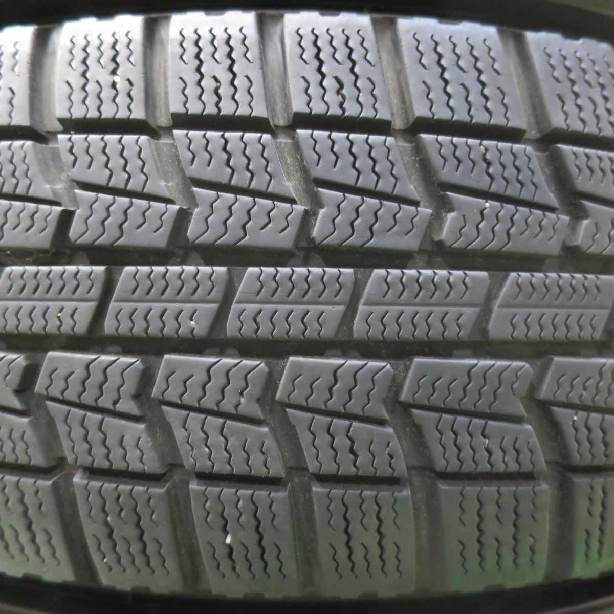 185-65R15 スタッドレスタイヤ　送料無料　バリ溝 185-65R15 スタッドレスタイヤ送料無料バリ溝